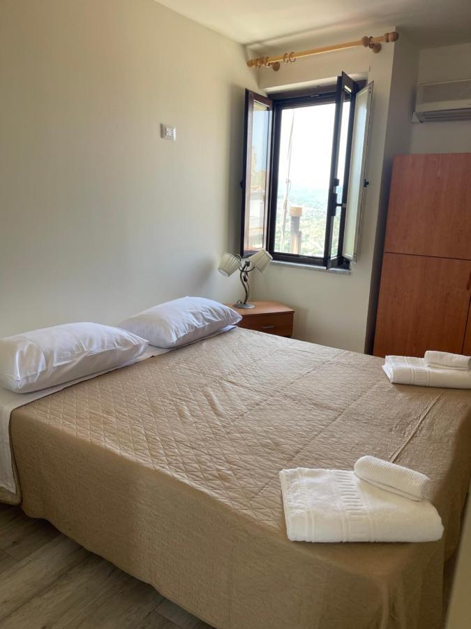 Casa Vacanza Antico Baglio Castelbuono  Bagian luar foto